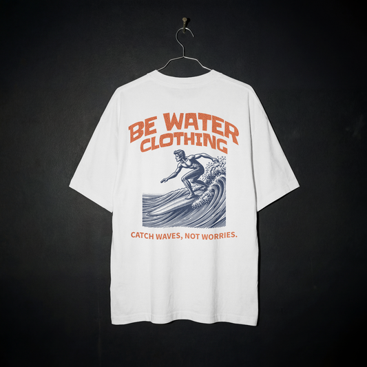 Camiseta Oversized - Catch Waves, Not Worries