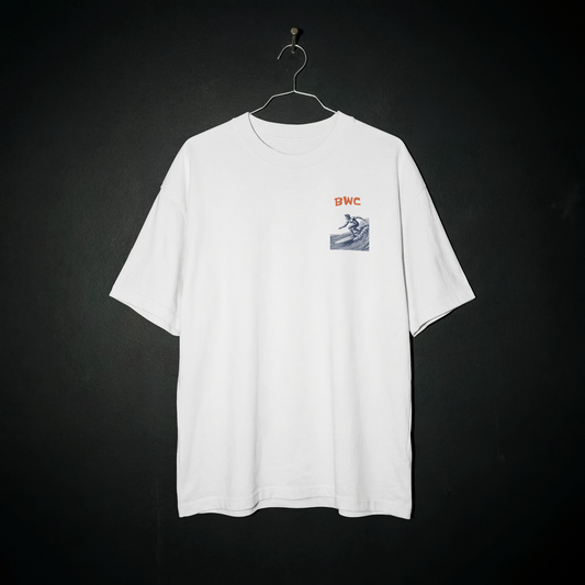 Camiseta Oversized - Catch Waves, Not Worries
